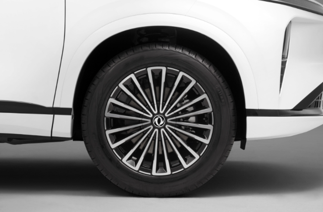 15万级即享“理想L8”，东风L8预定爆款？