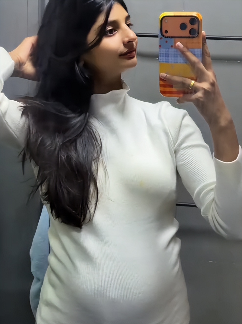 河南小黑妮喜得千金,本人回应孩子皮肤很白,打除了大家的担心