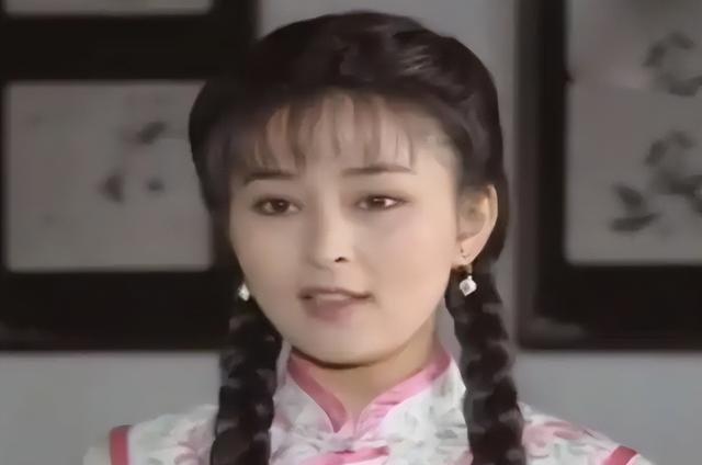 被前夫抛弃14年,她又当爹又当妈把儿子拉扯大,现在23岁气宇不凡