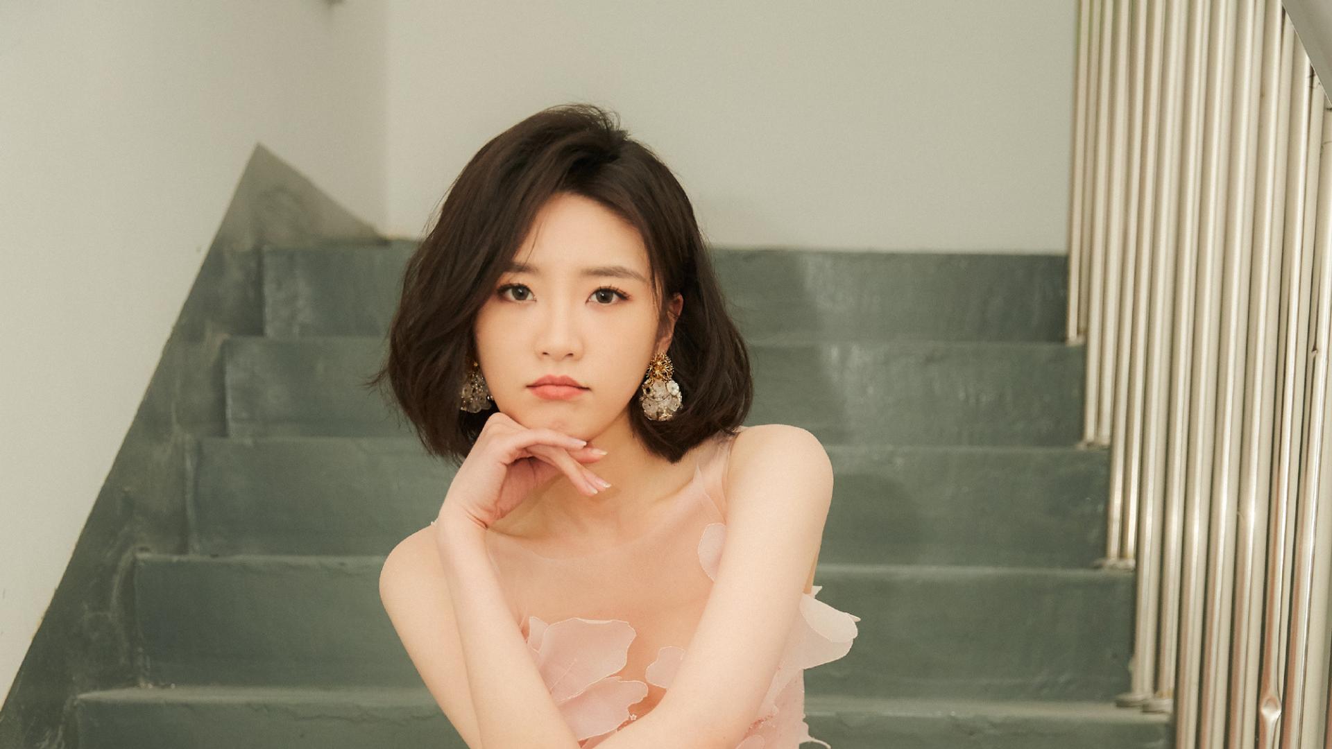 女明星，张月，纯欲风穿搭，时尚又性感