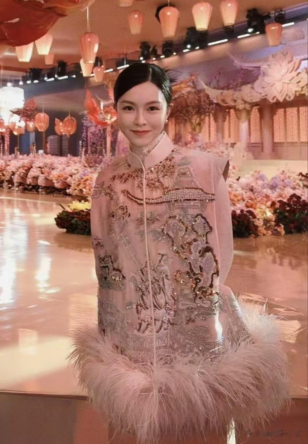 刚生完2个月！文咏珊现身豪门婚礼，气色好到不敢信！