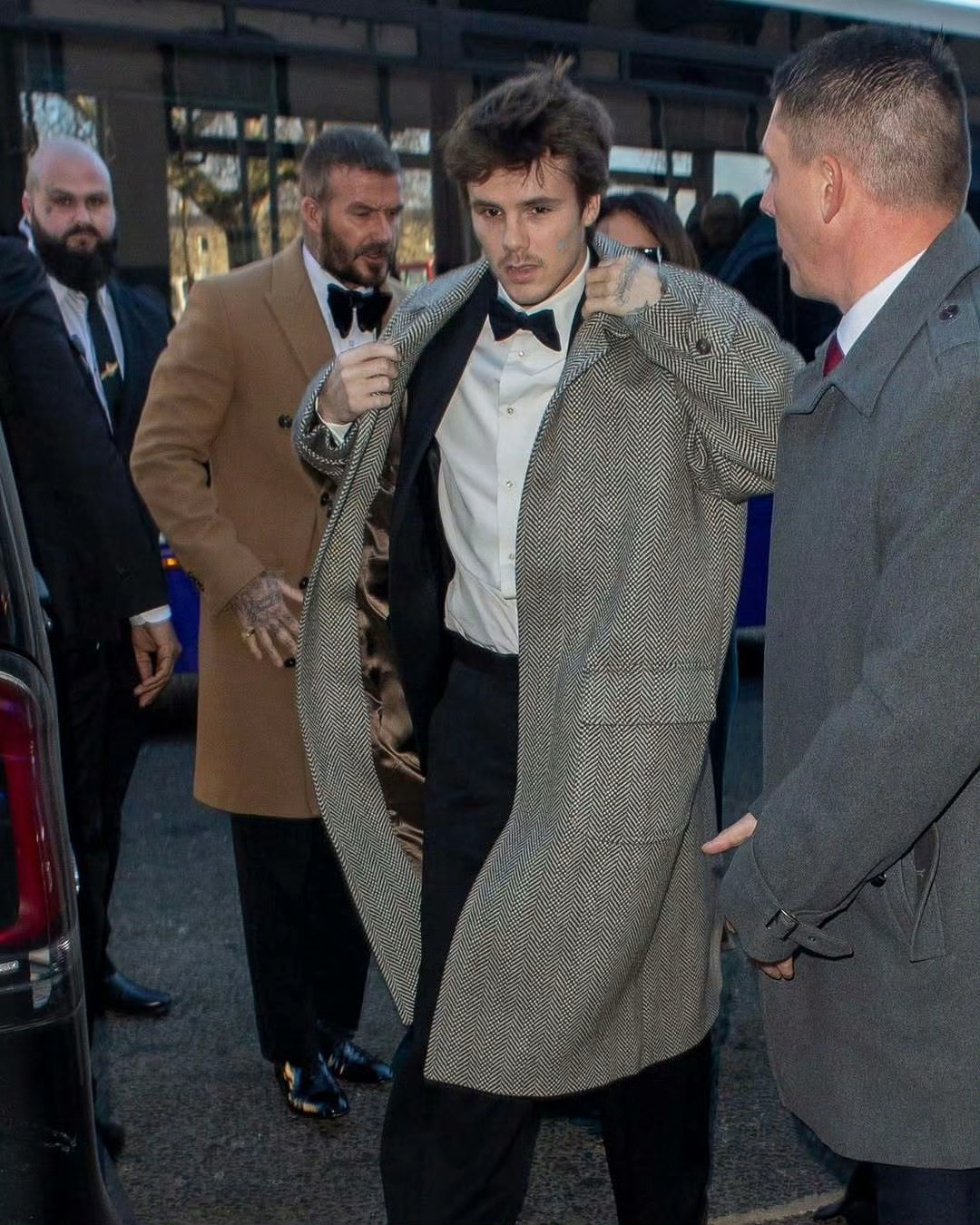 贝克汉姆的女儿小七终究还是长歪了，她皮肤变黑气质成熟14岁像34