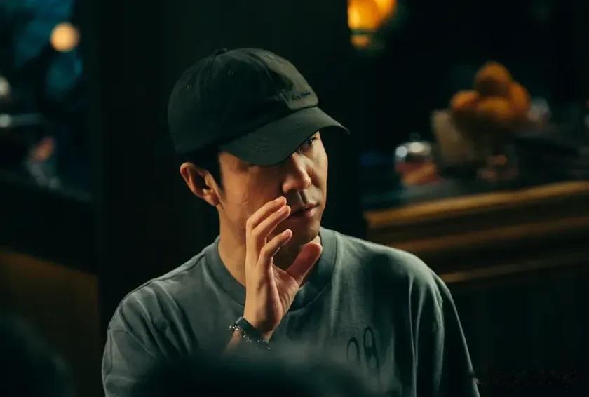 王家卫凉凉!开会支持《繁花》副导演精日言论,网友让他滚出中国