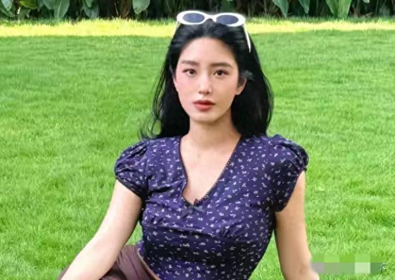 女星杨采钰被挡在豪门外，网传金鹿创始人要去母留子，否则当细姨