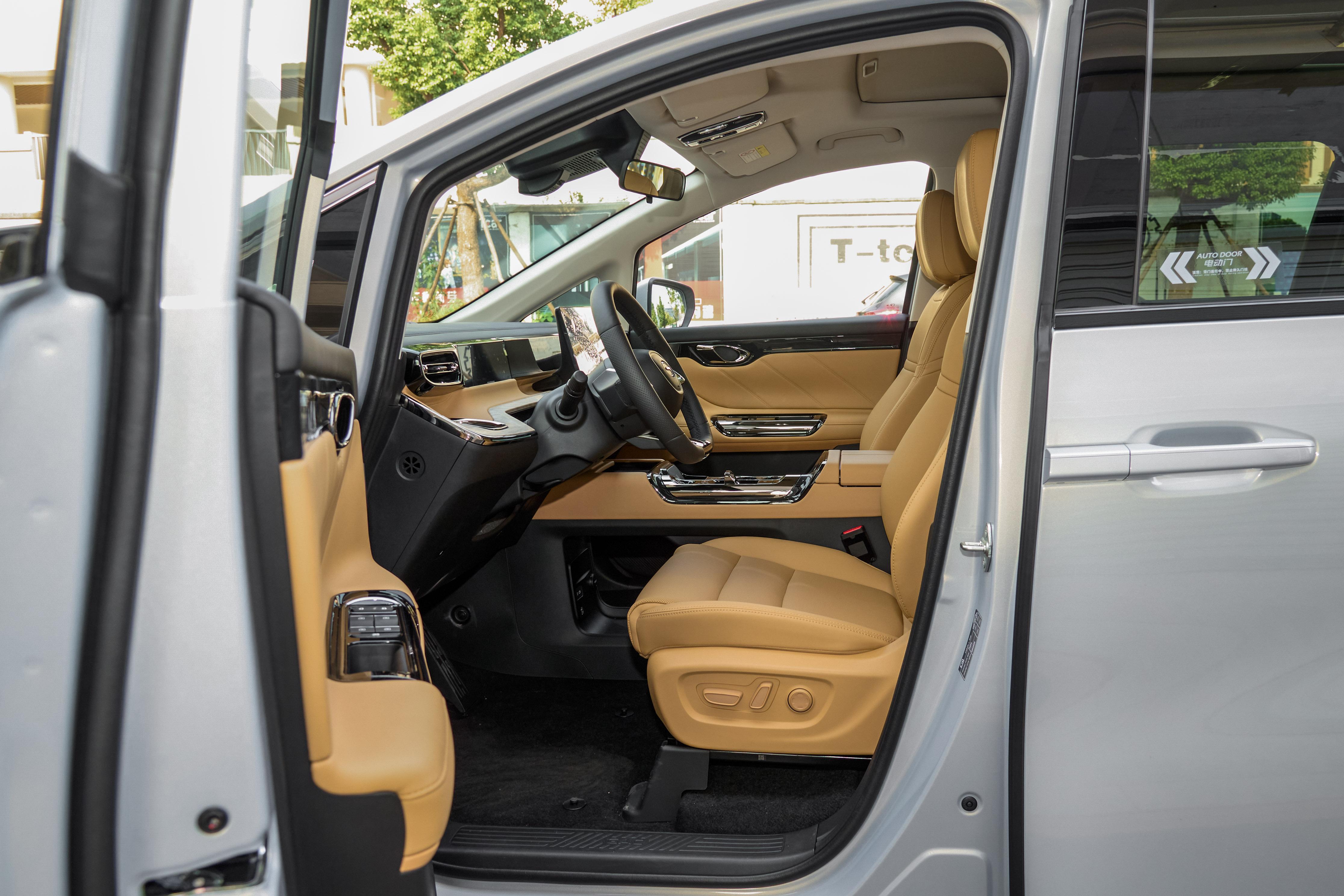 传祺E8 PHEV龙腾星夜+：开启家庭出行新纪元