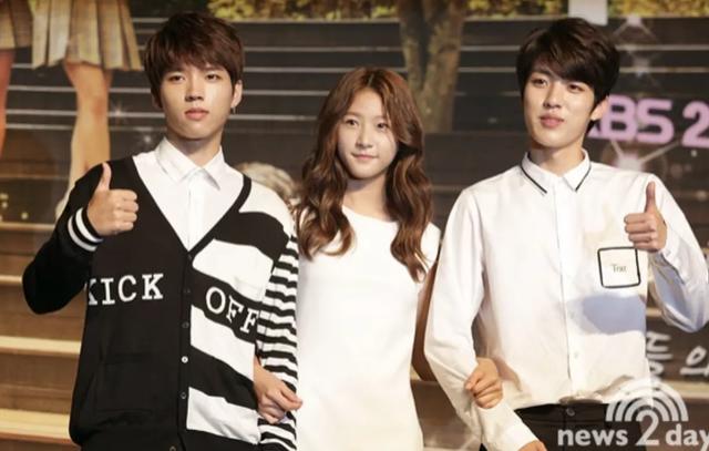 才14岁的金赛纶就已经出落得这么标致清纯秀美，难怪会被渣男盯上