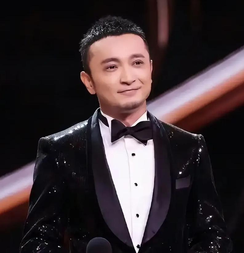 2026年春晚主持人官宣不到24小时,恶心一幕发生 尼格买提被骂惨了