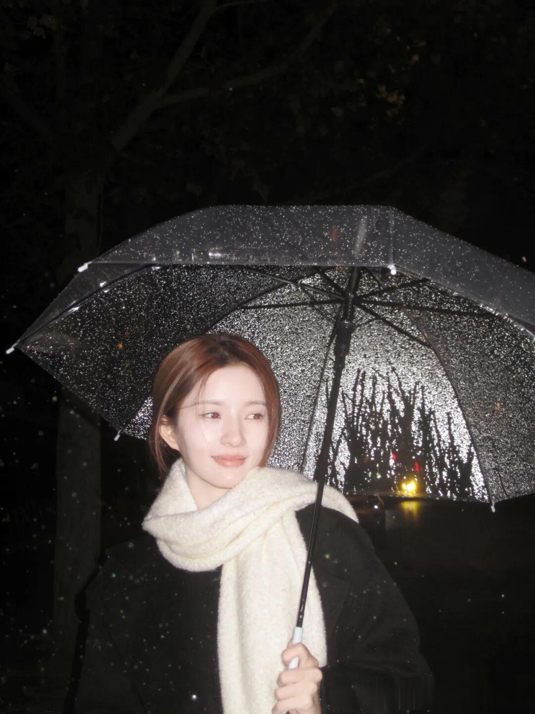 刘些宁，冬天氛围感