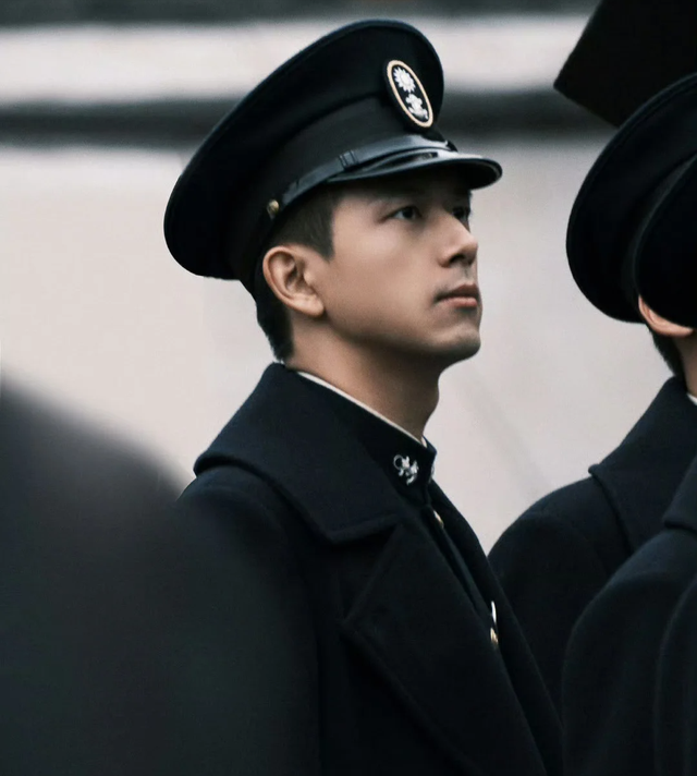 积压5年,仅播1集收视就爆了!好评不断,李现选对剧本抽中王炸