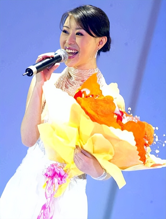 50岁祖海近照曝光！脸部又肿又僵，胖到认不出，独居北京郊区