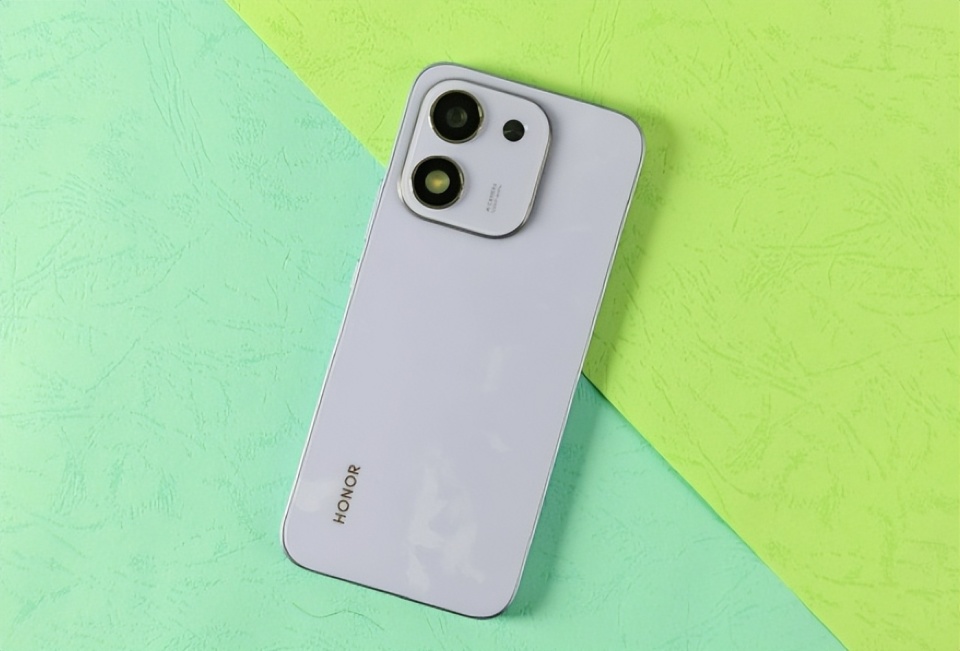 荣耀618全面出击，256GB新机跌至1189元，6000mAh+一亿像素