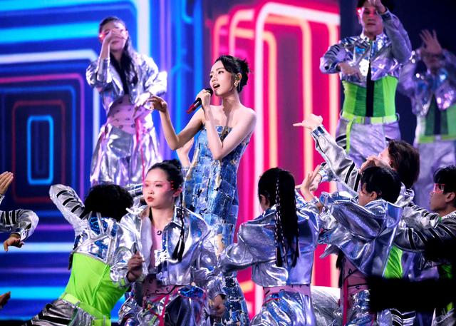 刘惜君 色彩斑斓