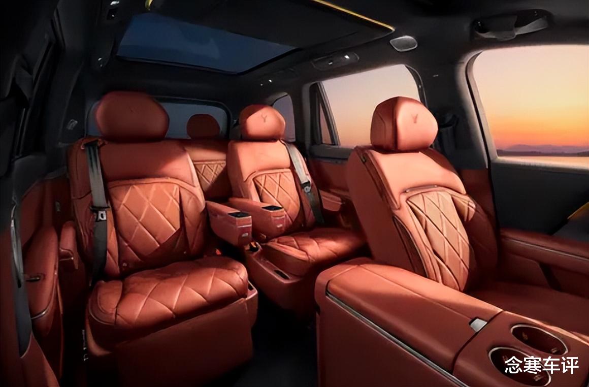 岚图泰山尺寸达5米23,配备AI零重力座椅,48个传感器+26个按摩点