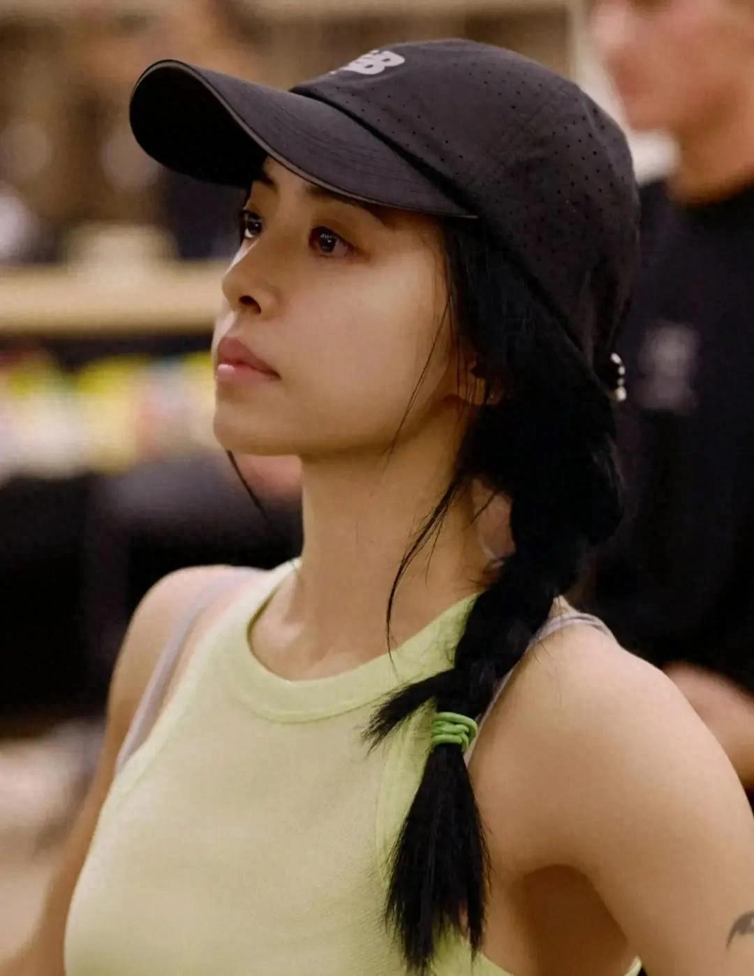 蔡依林 TMEA 彩排照释出，荧光绿背心勾勒好身材