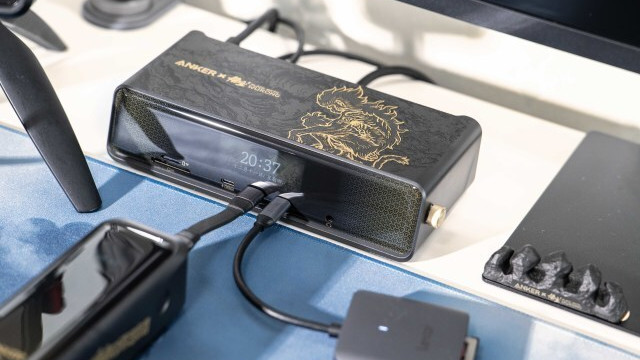 14 合一心猿桌面拓展塢，8K 游戲工作玩轉 72 變