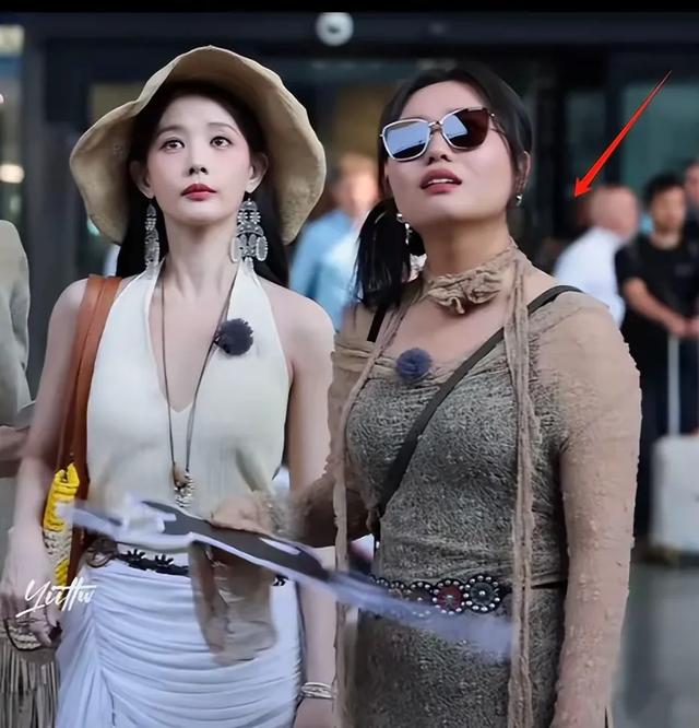 李一桐田曦薇同色系衣服好漂亮，看到徐璐的腰才懂好身材的秘密