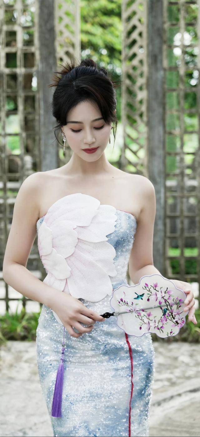 蓝盈莹粉黛佳人窈窕淑女，蓝盈莹壁纸美图