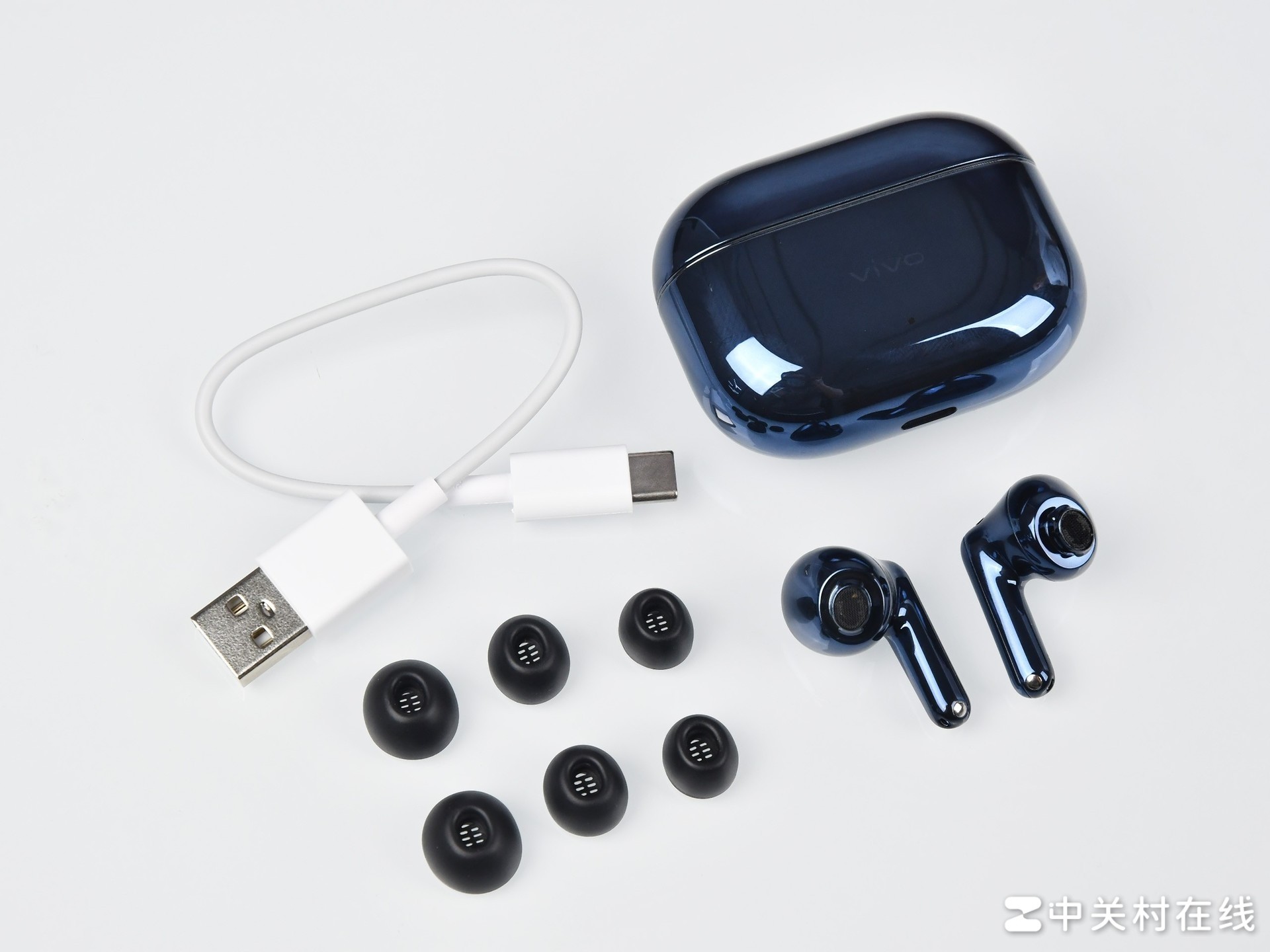 vivo TWS 5 Hi-Fi 版上手快評：讓你隨時都能安靜下來聽無損
