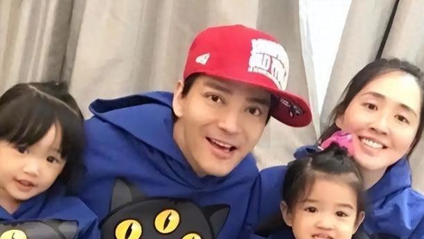 陈晓东参加女儿升学典礼，11岁女儿被推后表情抢镜