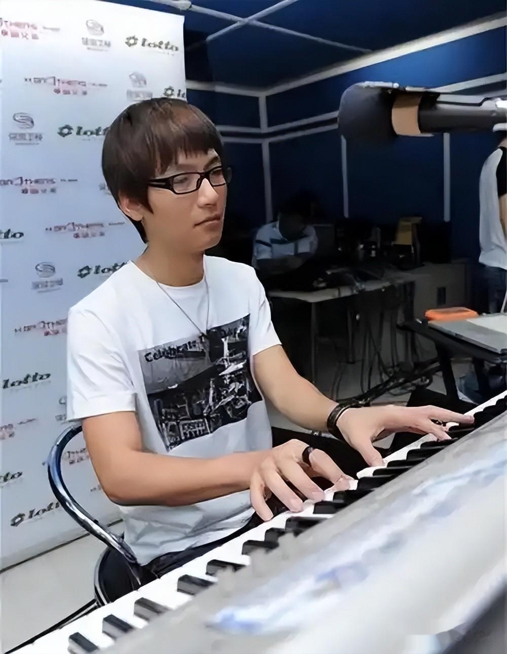 原来她就是陈楚生的妻子，怪不得41岁能逆风翻盘，娶个贤妻旺三代