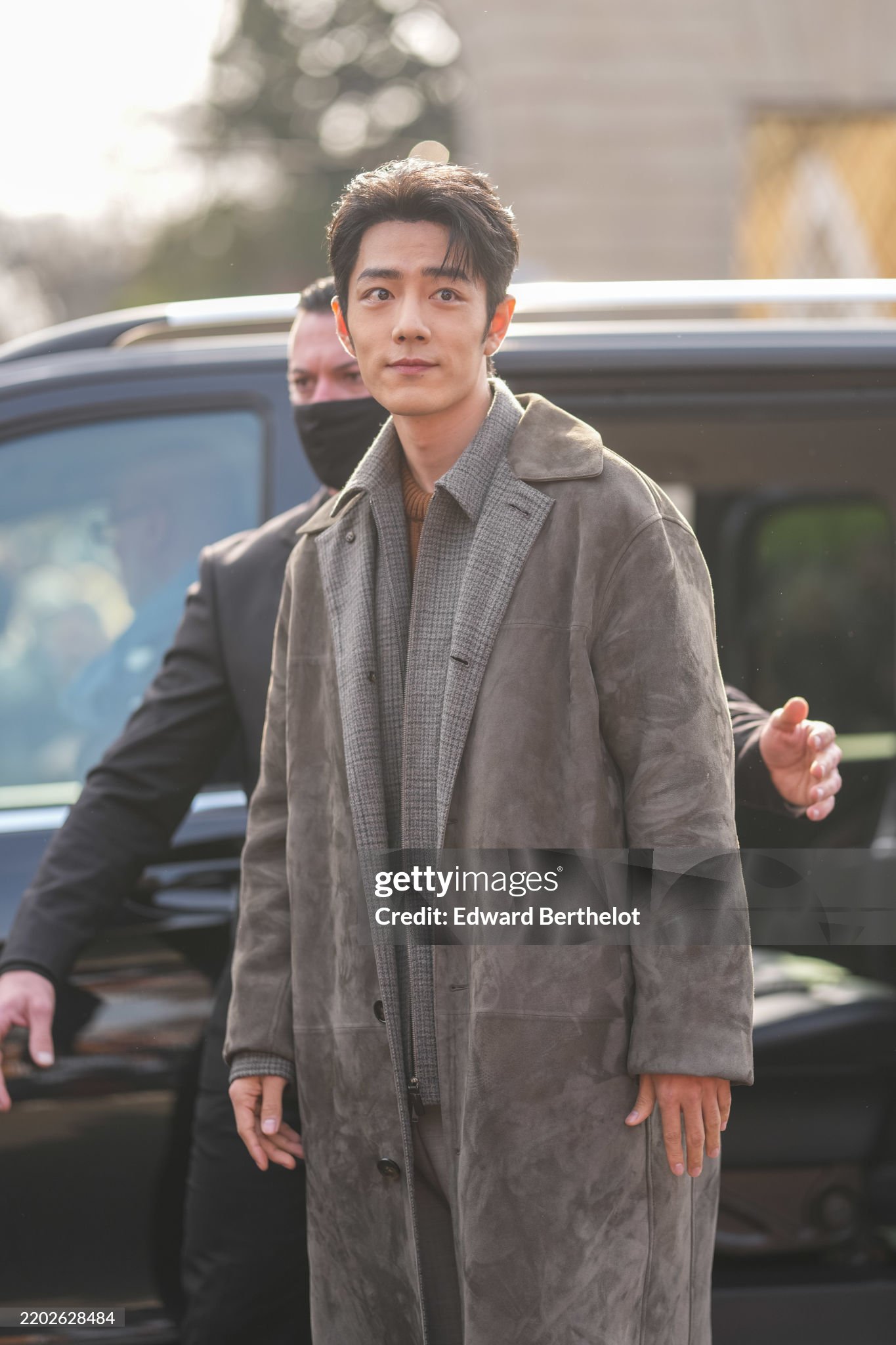 央视连环“打假”,肖战流量泡沫终破,真相比绯闻还难看