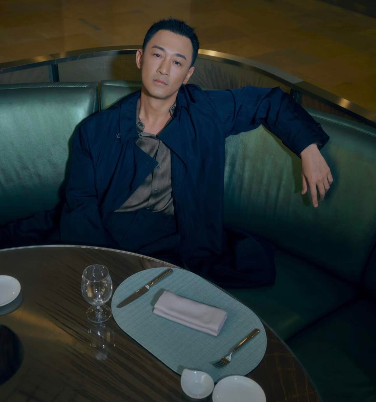 香港知名男歌手日本演唱会被搁置,曾被批演唱会跳舞过于擦边