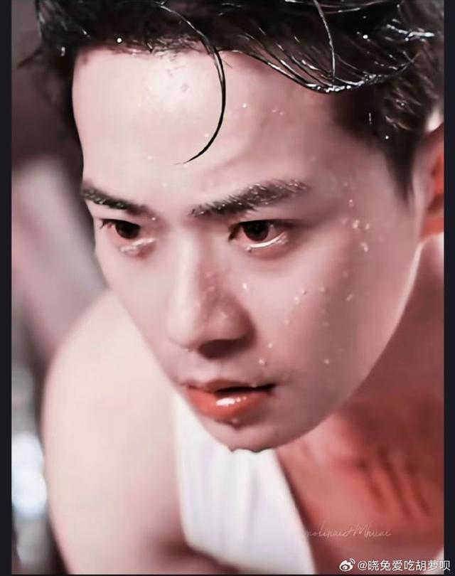 曹骏翻红后首上综艺，与林一溪上烧烤好惬意，吃西瓜毫无偶像包袱