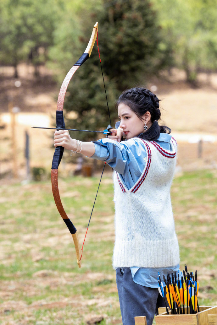 任敏太猛了，生理期第2天穿泳衣南极跳海，网友辣评：无知者无畏