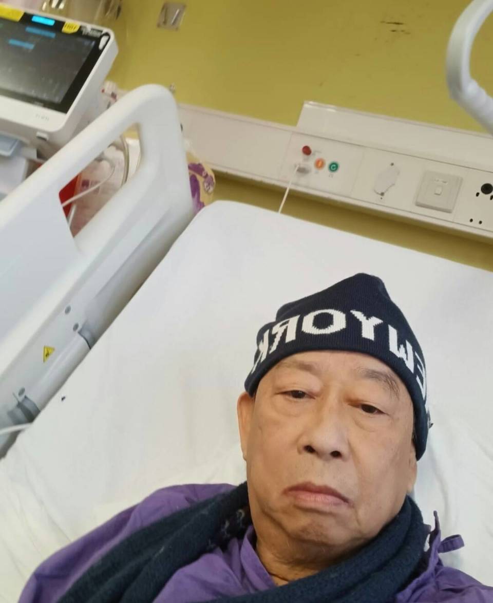 75岁老戏骨因流感进ICU，呼吸困难输两袋血，晚年潦倒靠资助度日