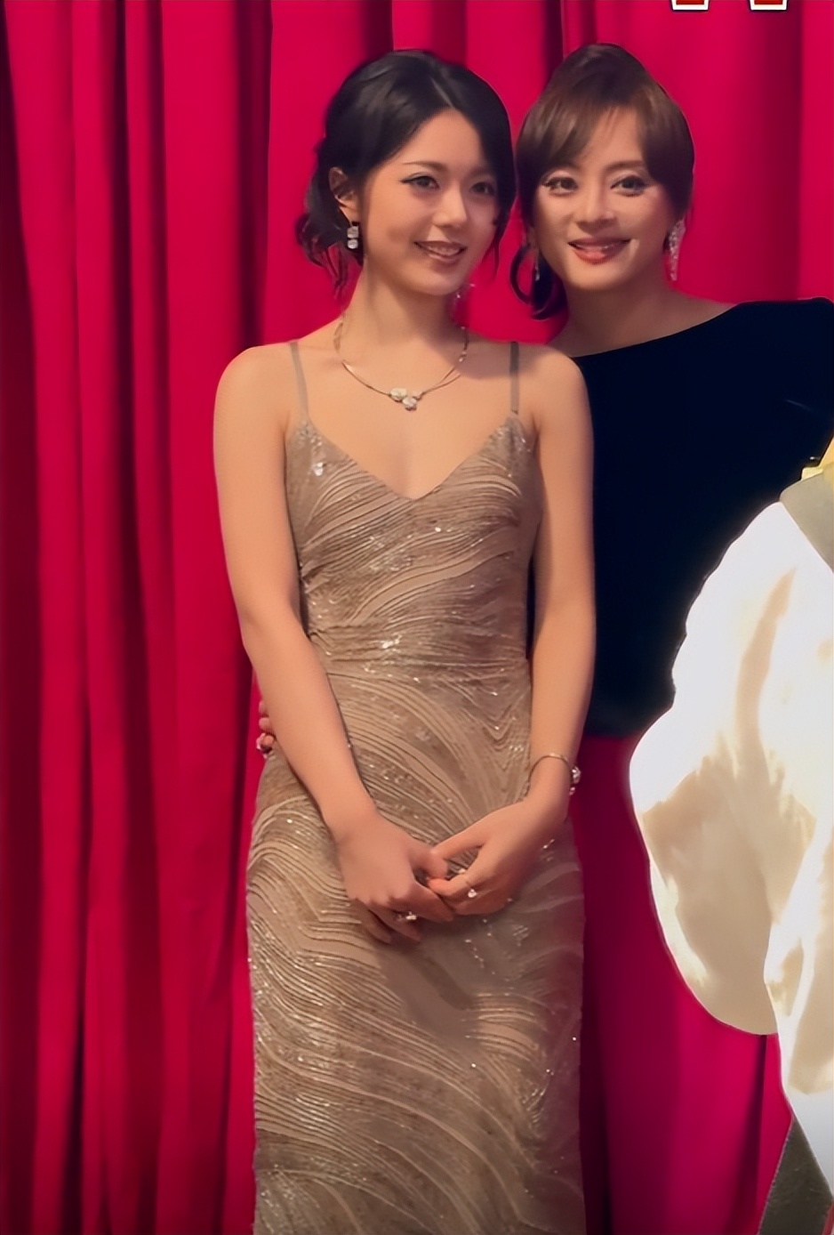 这可是央视镜头啊，42岁孙俪高马尾状态：面相变了跟换了魂一样