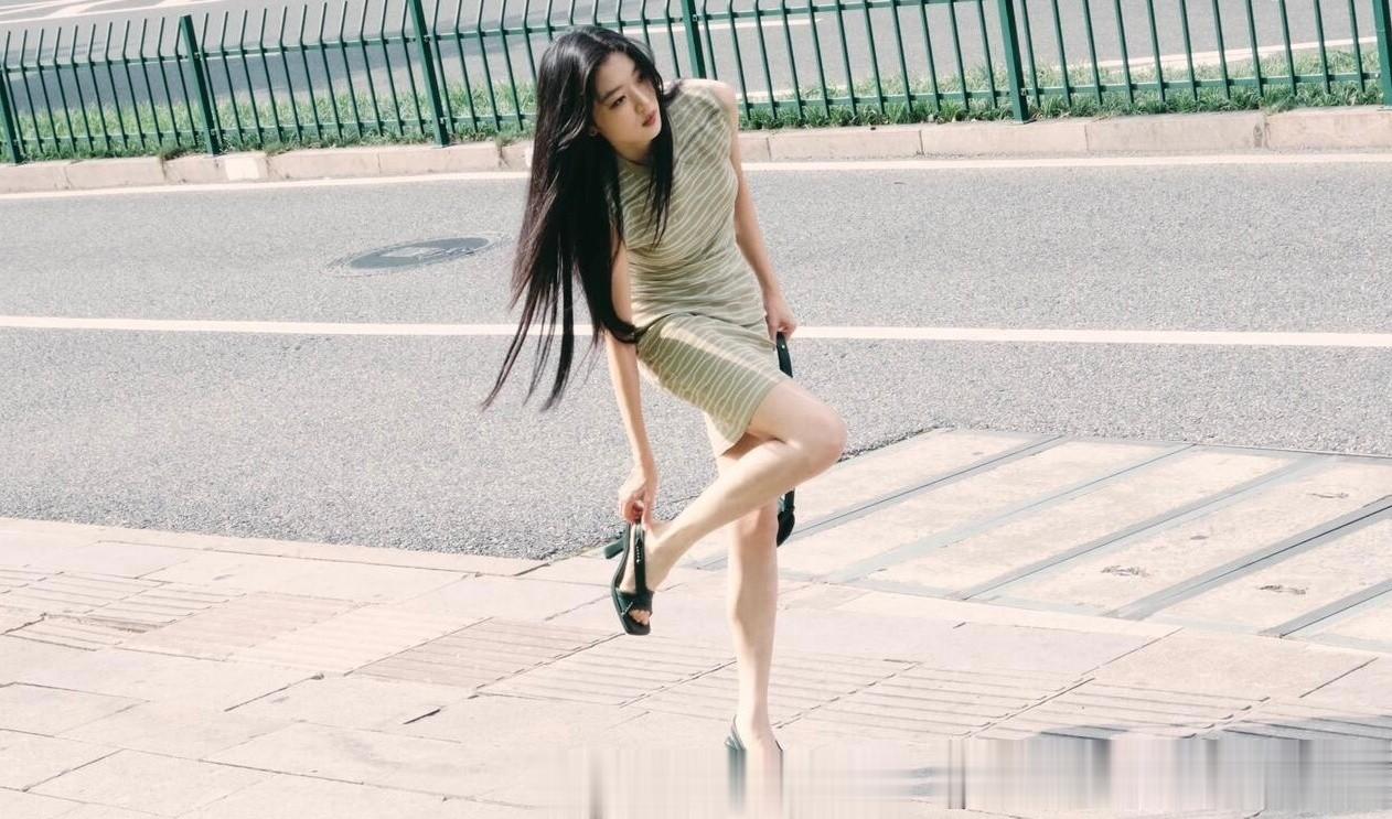 孙千 针织裙大长腿