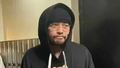 周杰伦与强直性脊柱炎：病痛下的音乐传奇