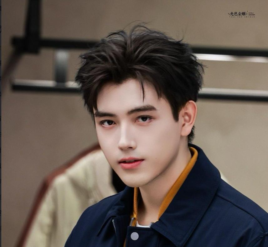 赵露思活动路透有点绝!笑容甜美状态好,孟子义惊艳檀健次很潮!