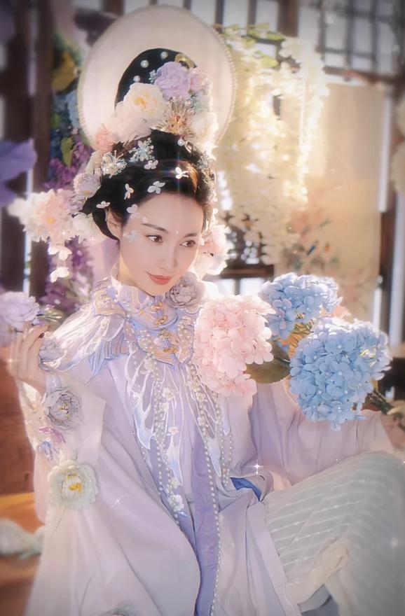 她是第一代“恶女天花板”长得美艳绝伦 如今很少拍戏在家相夫教女