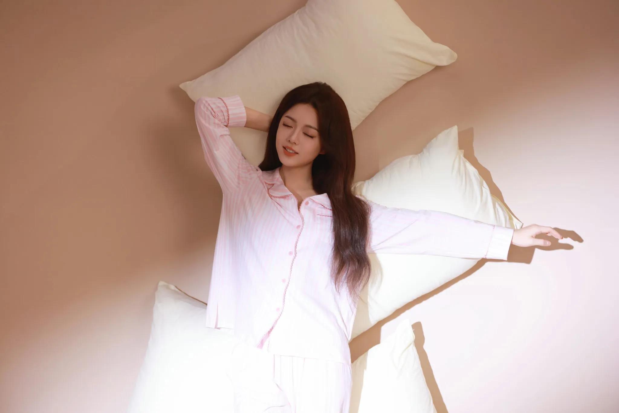 赵今麦睡衣代言美图