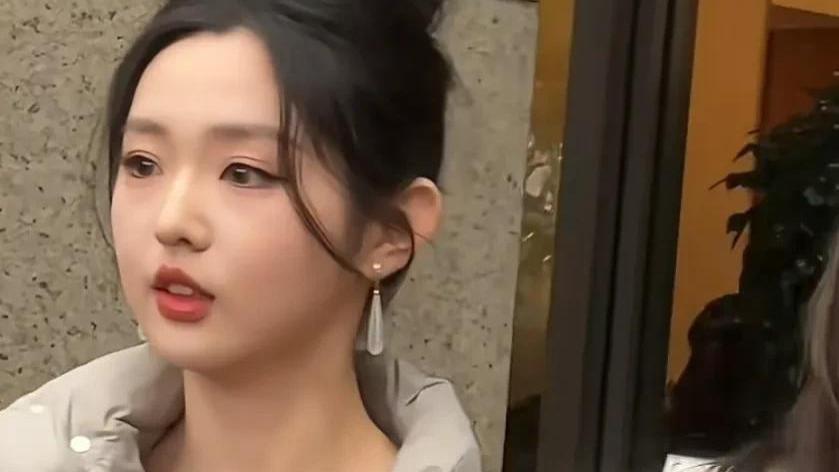 短剧女演员们靠滤镜火，但生图一晒都露馅，没滤镜还能靠啥吃饭？