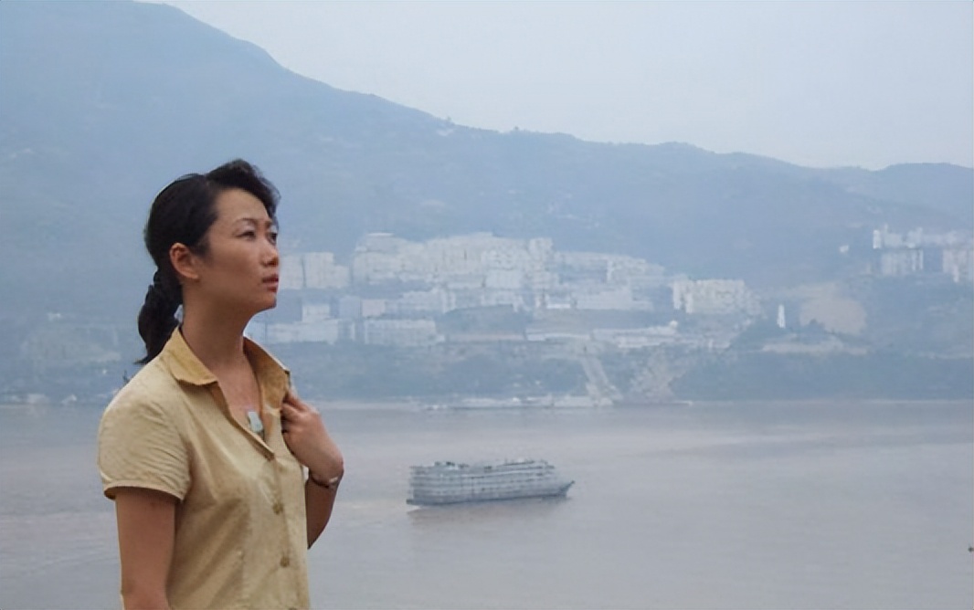 人民日报发文，贾樟柯再破天花板，让张艺谋和整个导演圈沉默了