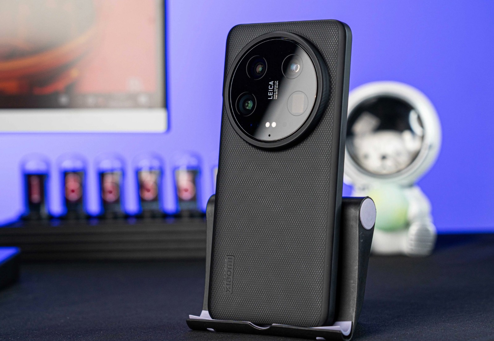 从4999元跌至3999元，从高端机跌至中端机市场，幸福来得太突然了