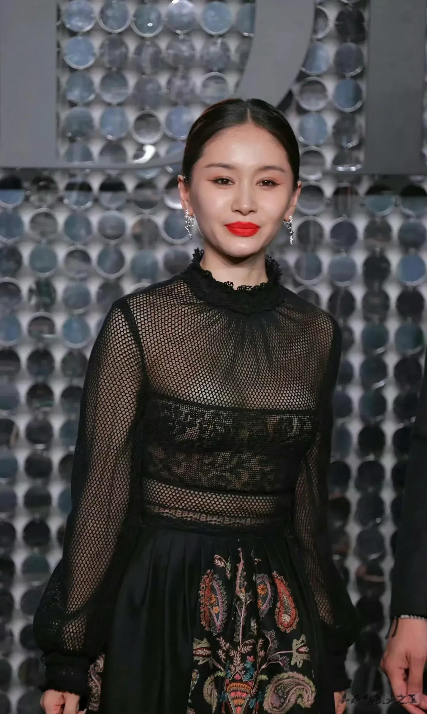 王子文:小个子,也大大的