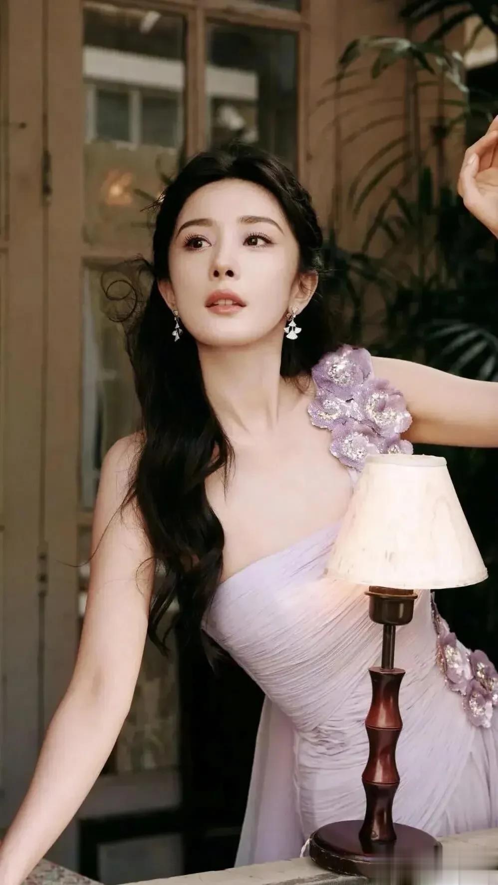 明星高清写真鉴赏|杨幂,身姿窈窕,曲线曼妙玲珑!