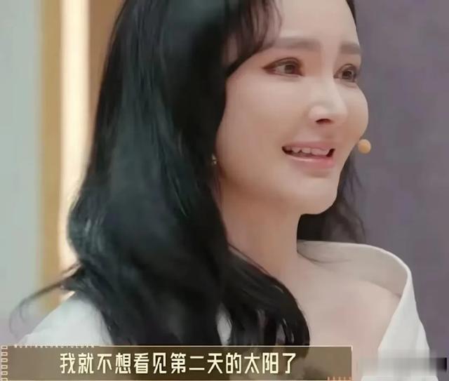 哺乳期走红毯成众矢之的，13年后，她仅用25秒，狠狠打脸内娱