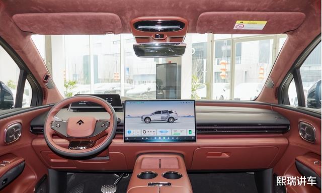 预售27.98万起，纯电续航350km增程SUV亮相，六座布局满足家庭出行