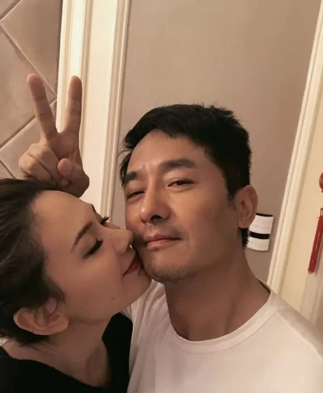 17年后,再看程莉莎用卑微换来的婚姻,才明白她为何执意嫁郭晓东