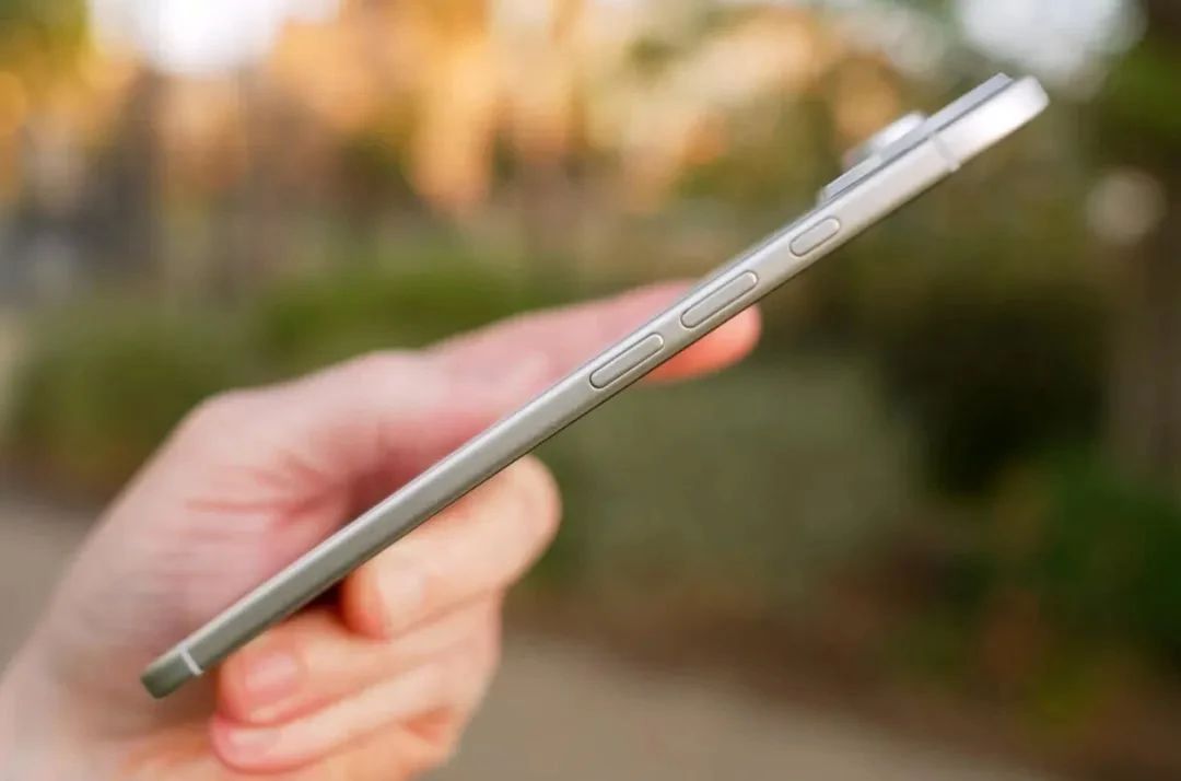 2026年沒有基礎款 iPhone 18？原來是給折疊讓路