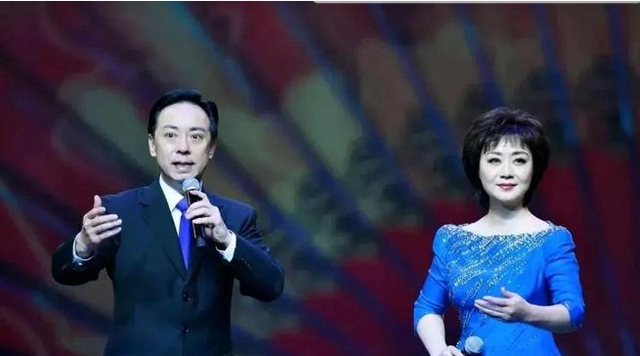 越扒越多？曝亲密照、嘲讽内地观众的于魁智，真被刘桂娟说中了