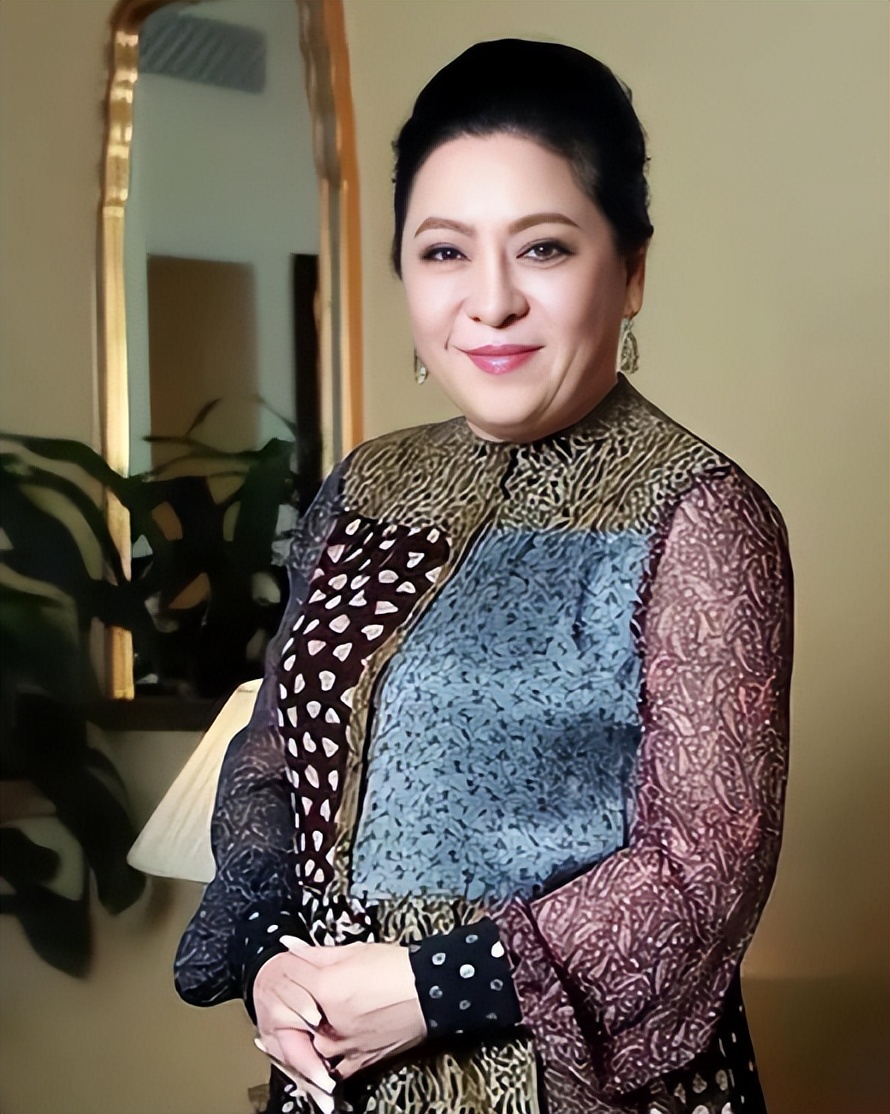 十一假没完曝6大瓜！离婚、进ICU、张艺谋巩俐分手内幕，全是大瓜