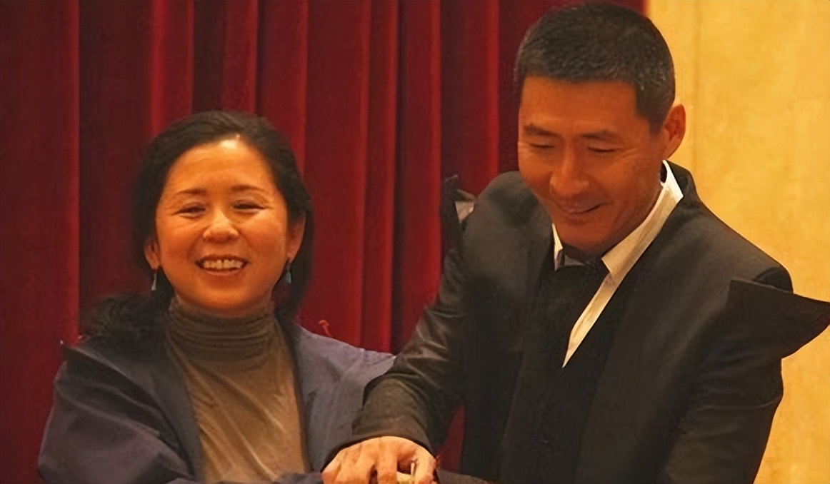 与春晚导演有染、插足别人家庭、精神病,金玉婷身上哪个标签是真