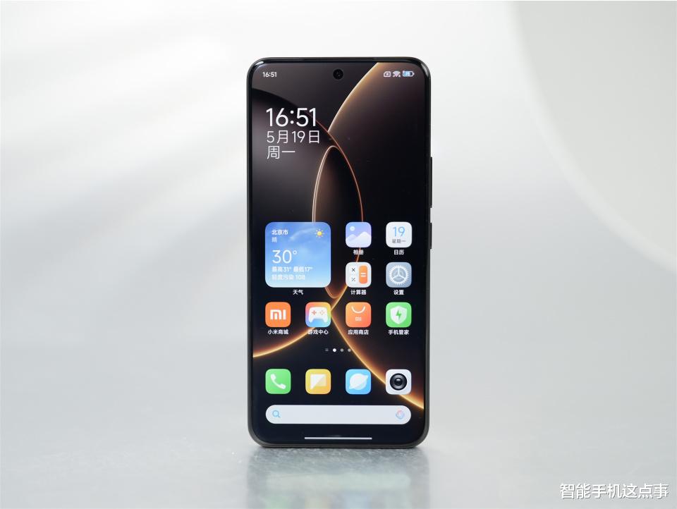 小米16系列鏡頭模組被確認：左上角嵌入+家族矩陣，副屏已在測試