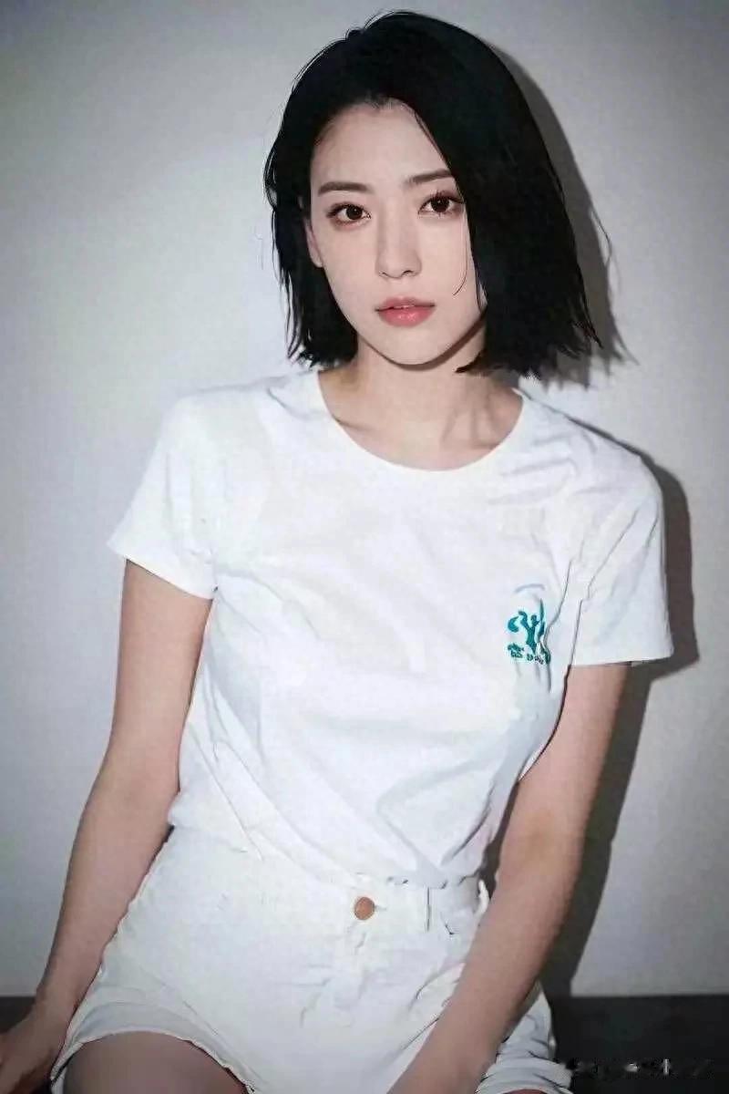 “日系高圆圆”!27岁三吉彩花,美得不可方物!