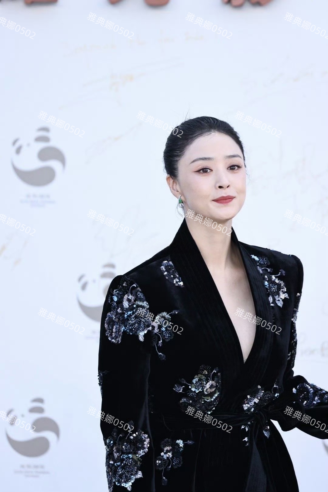 身高1米71的蒋欣脸居然和谭松韵一样小,时隔14年华妃淳儿同框了